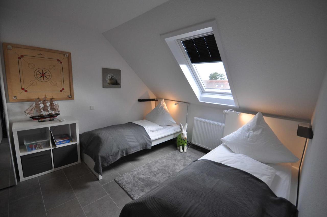 Nr 28 - Ferienwohnung Am Yachthafen Harlesiel Exterior foto